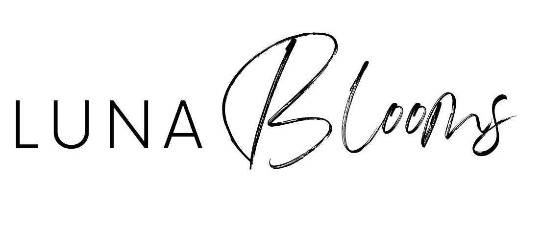 Luna Blooms 