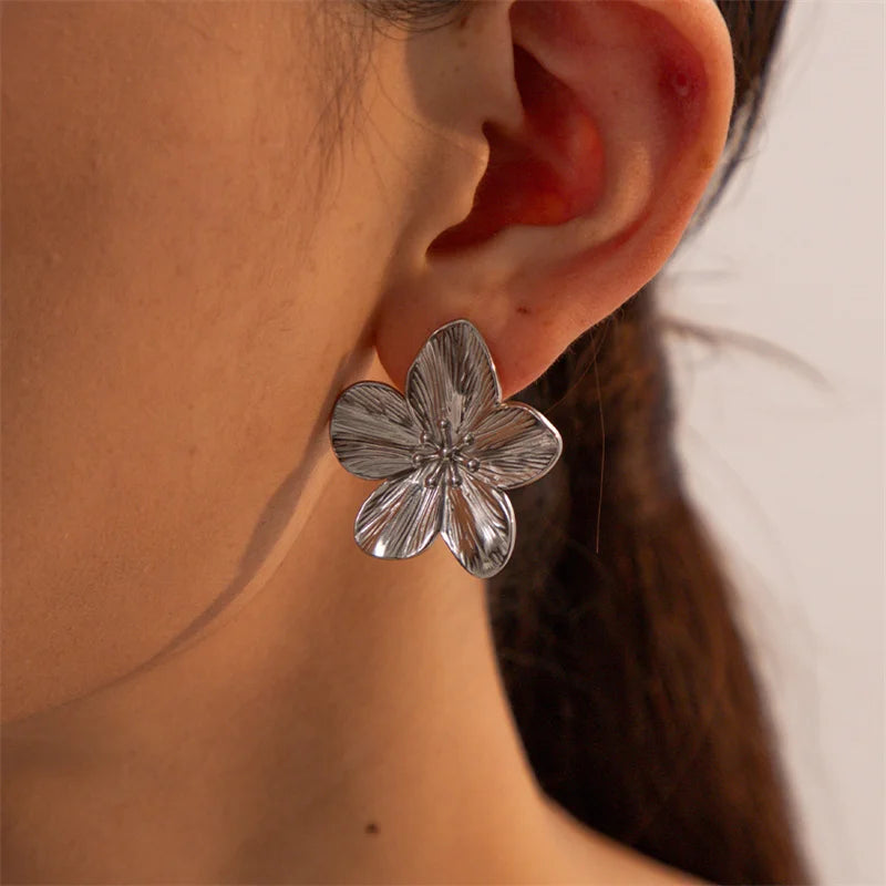 Vintage Gold Flower Stud Earrings for Women