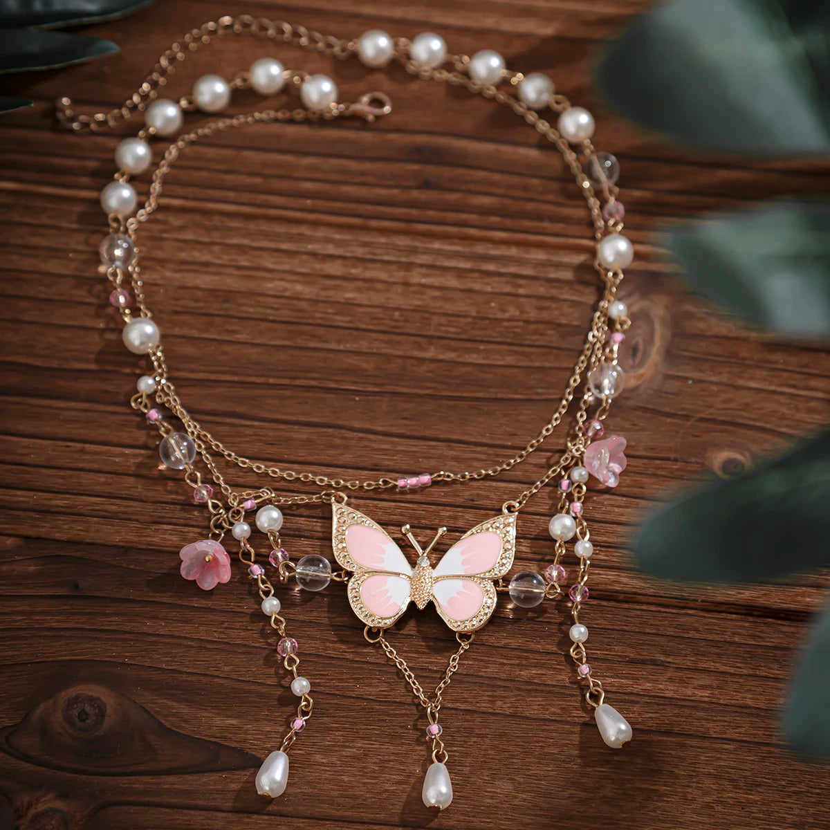 Graceful Pearl Butterfly Fashion Necklace