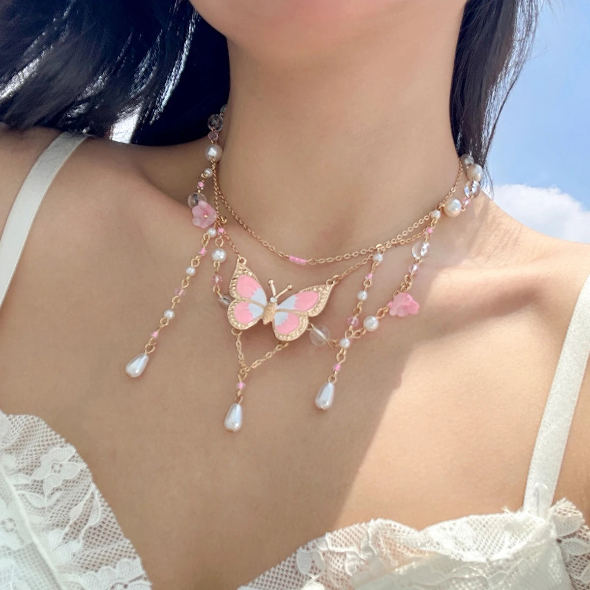 Graceful Pearl Butterfly Fashion Necklace