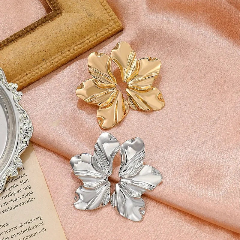 Trendy Plant Design Stud Earrings