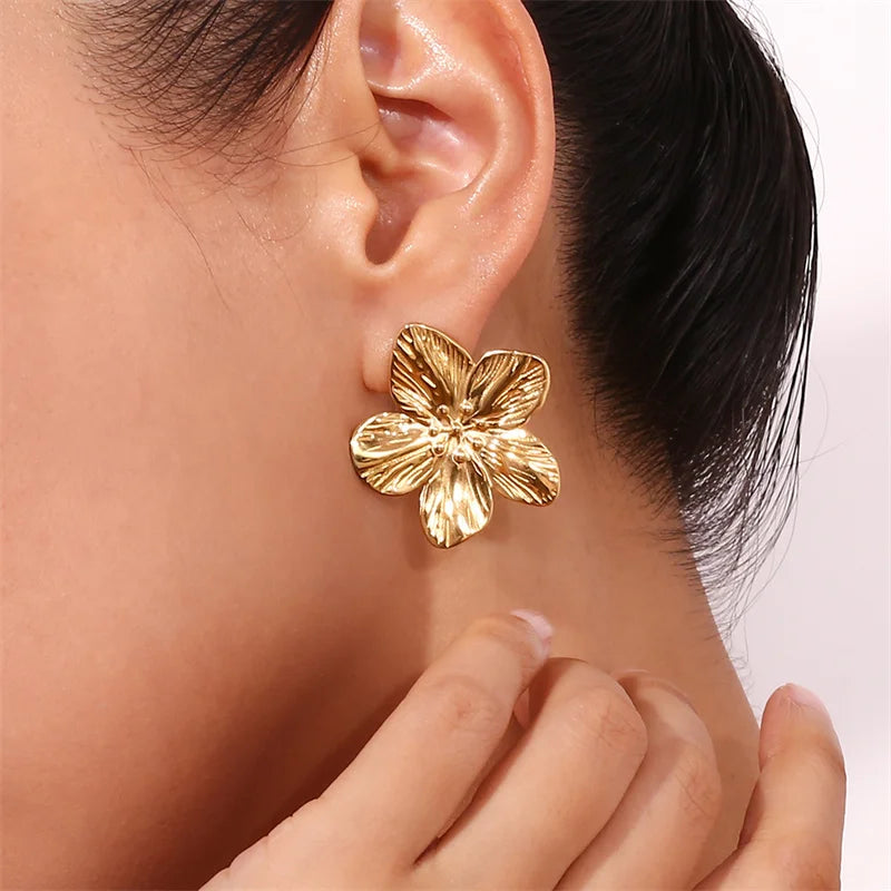 Vintage Gold Flower Stud Earrings for Women