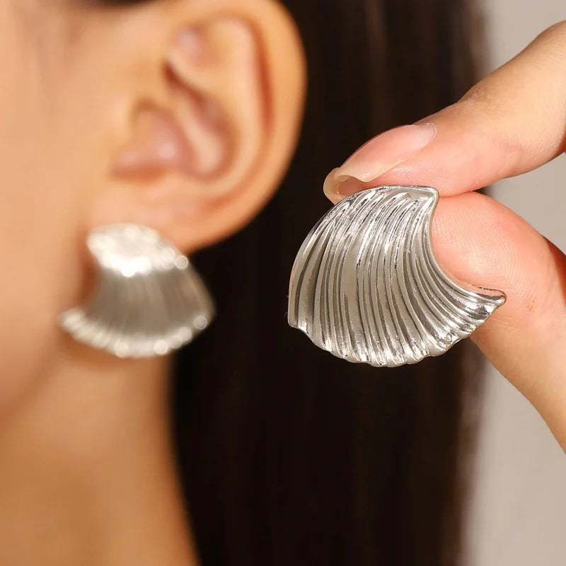 Vintage Gold Flower Stud Earrings for Women