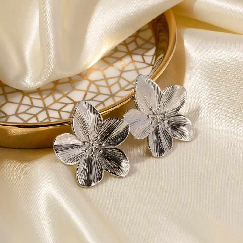 Vintage Gold Flower Stud Earrings for Women